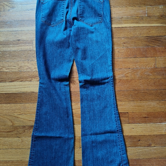 Women's and Taylor loft flair leg jeans size 6/28 - Picture 2 of 4